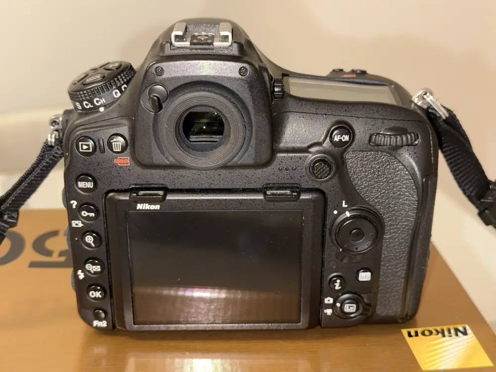 Cámara Réflex Nikon D850 Cuerpo 45.7 Mp Con Grip MB-D18 – foto 5