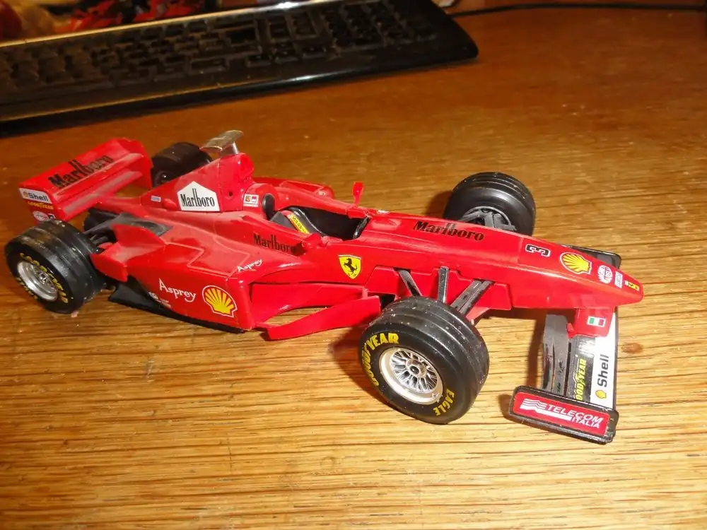 Ferrari F300 1998 Bburago 1:24 Formula Collection – foto 3