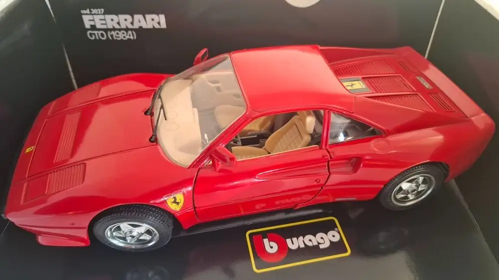 Ferrari Gto 1984 Bburago Escala 1:18 Diamonds – foto 2