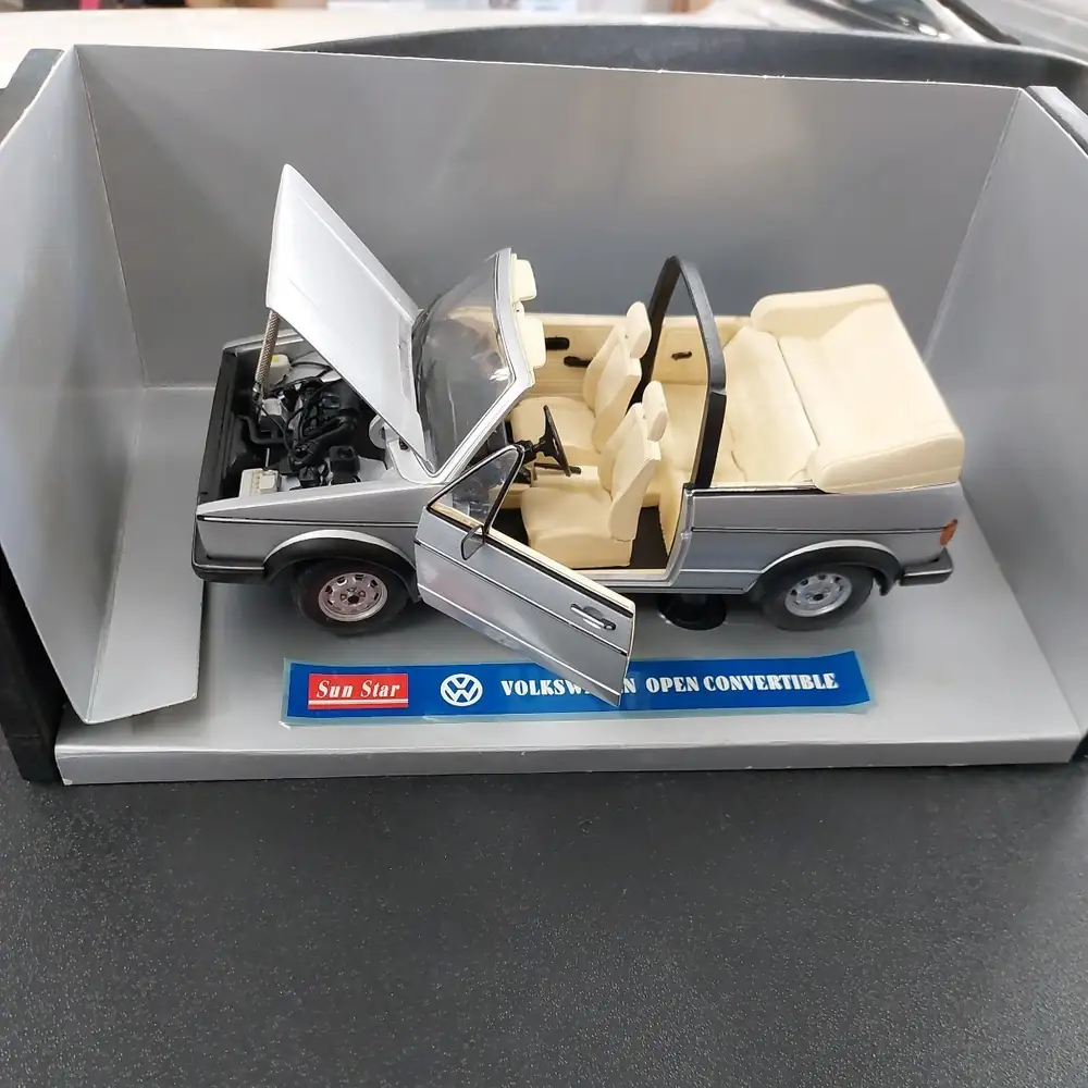 Volkswagen Golf Cabriolet Sun Star 1:18 Open Convertible – foto 3